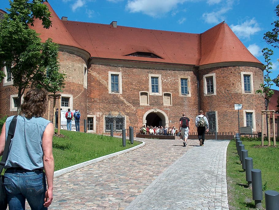 belzig, castle, architecture, people, tourist, tourism, history HD wallpaper
