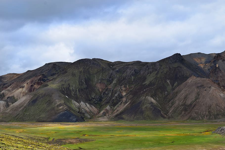 horizon scenery of mountain and cloudy sky, landscape photography of mountain with grass field HD wallpaper