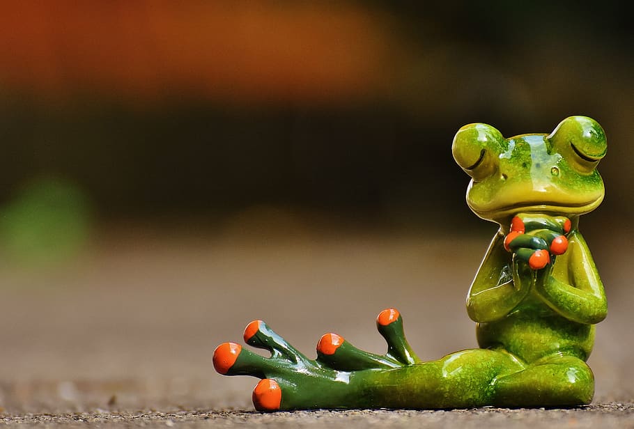 green and red frog figurine praying, harmony, figure, decoration HD wallpaper