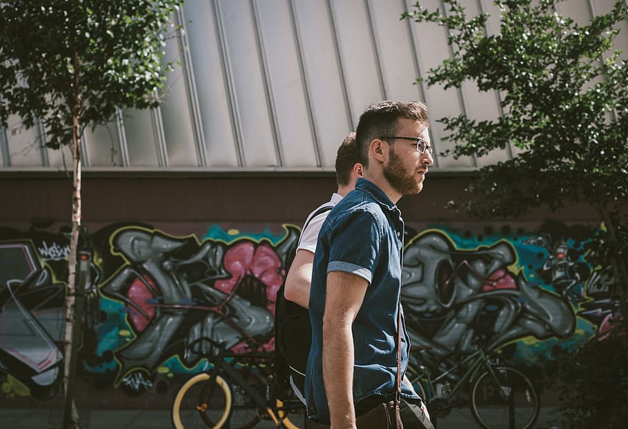 peope, man, sun, summer, street, road, graffiti, art, street art HD wallpaper