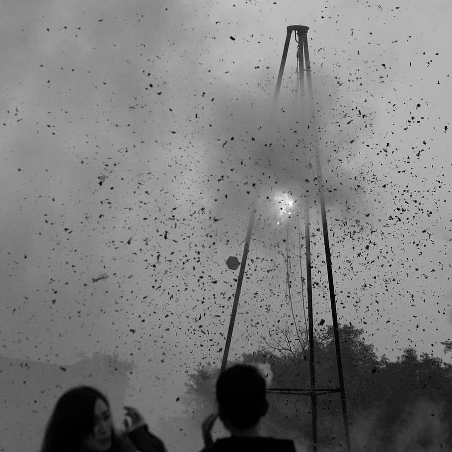 explosion, fire, smoke, debris, people, indoors, men, group of people HD wallpaper