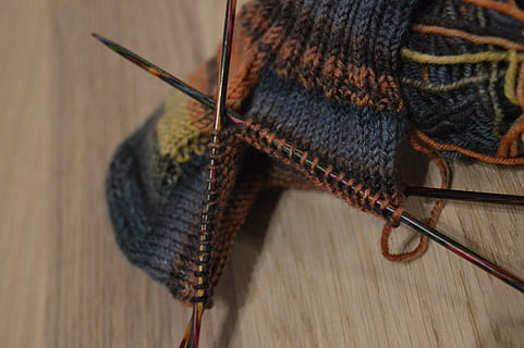Knit, Socks, Wool, Needles, Heel, knit heel, knitting, mesh HD wallpaper