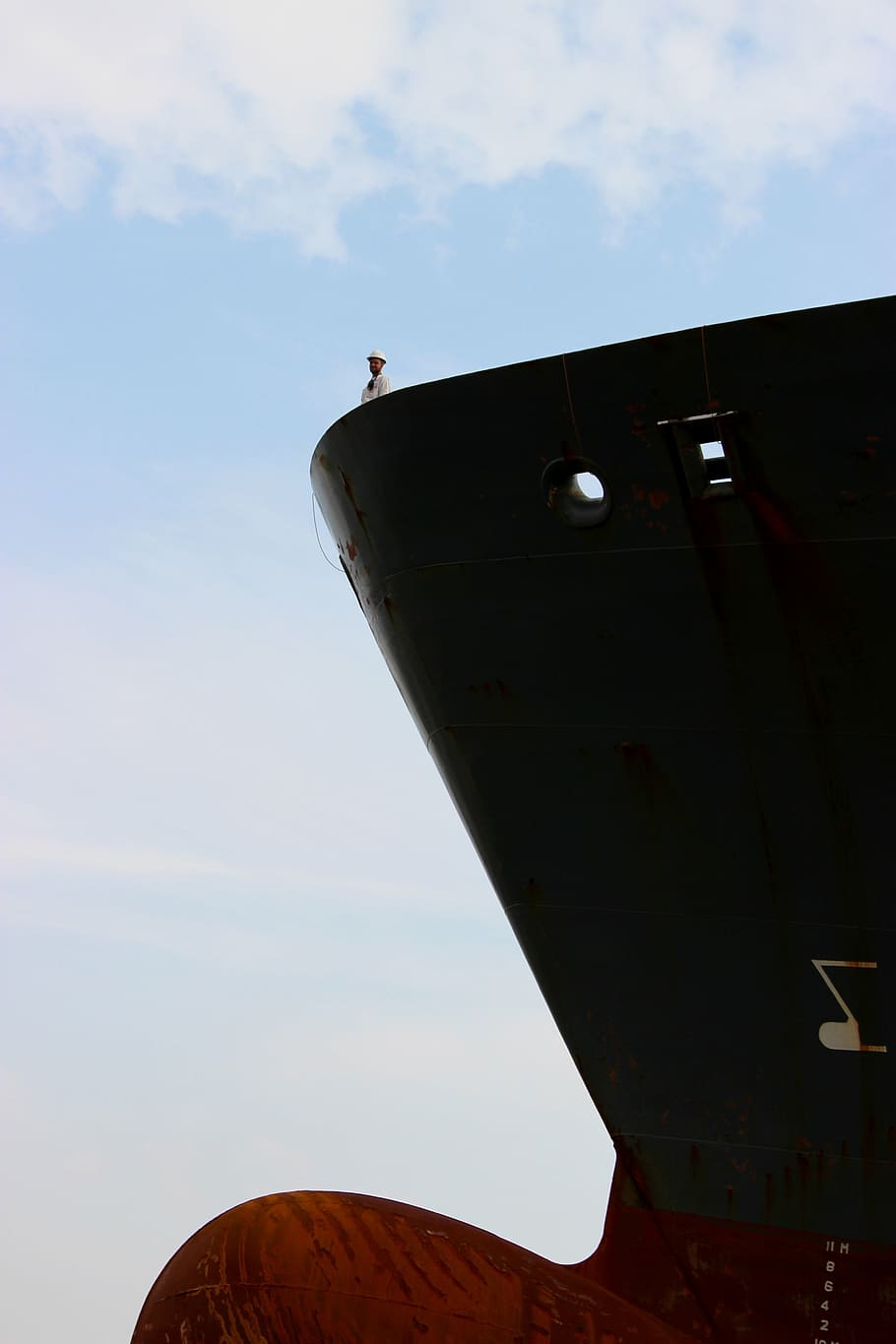 ship, freighter, bug, gigantic, sky, big and small, man on boat HD wallpaper