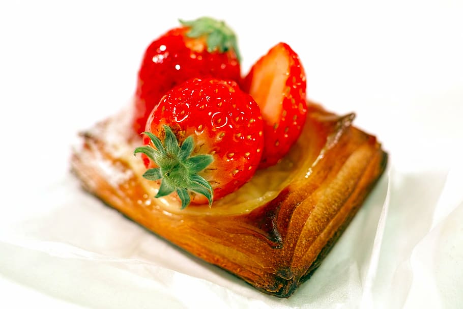 suites, strawberry, bread, desert, food, food and drink, fruit HD wallpaper