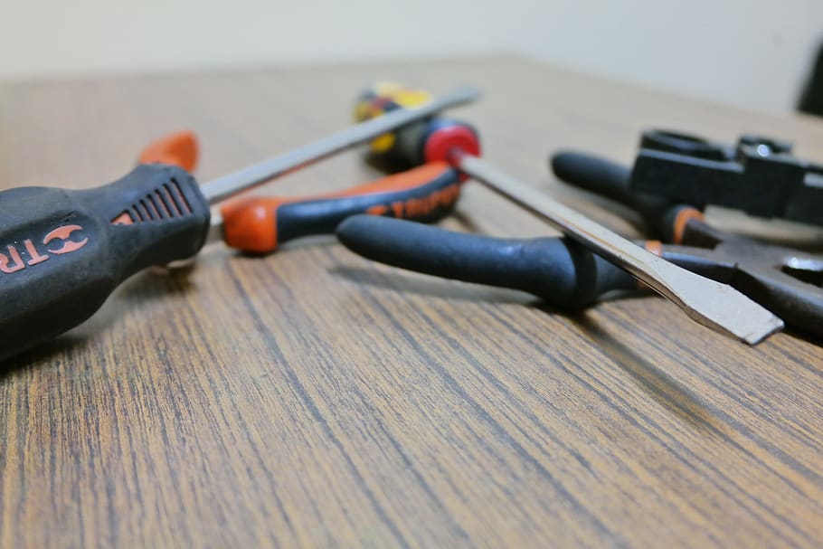 screwdriver, tweezers, network, wood - material, close-up, no people HD wallpaper