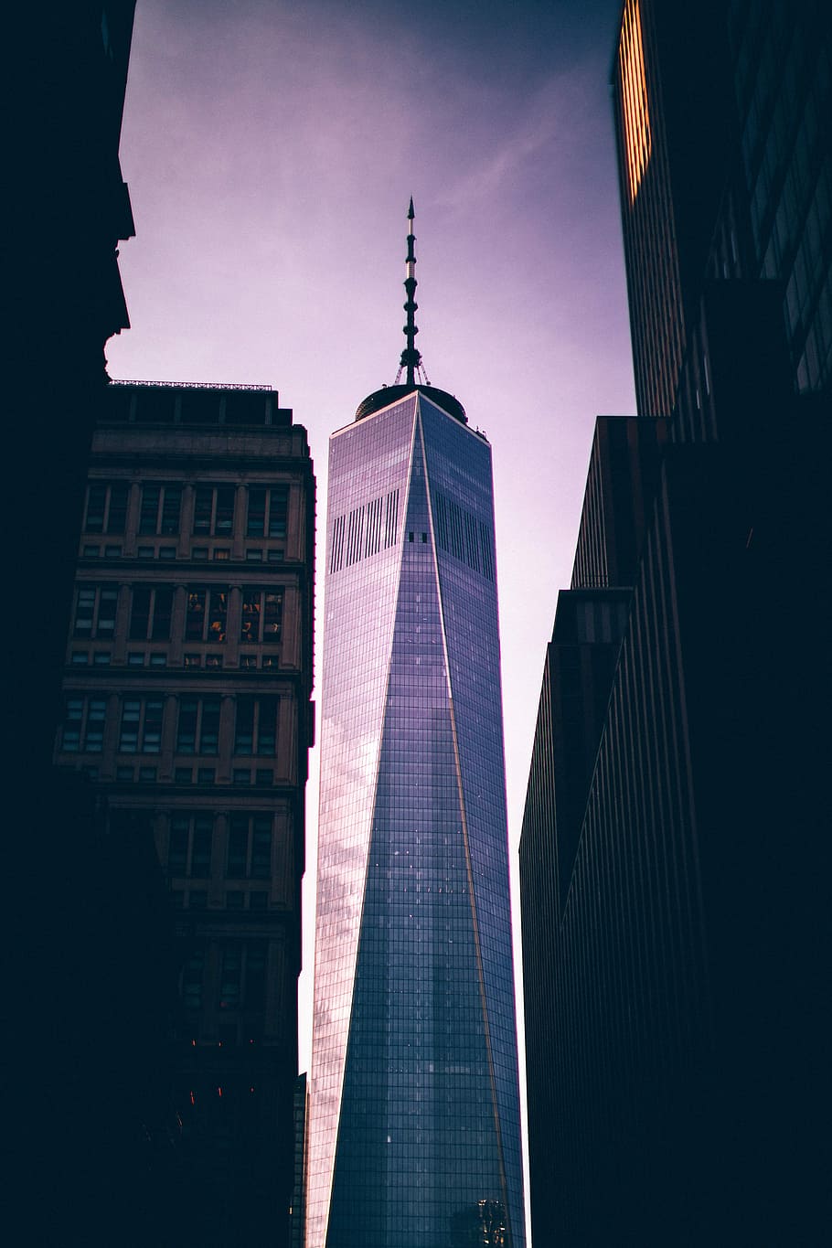 One World Trade Center, New York City, skyscraper under blue sky HD wallpaper