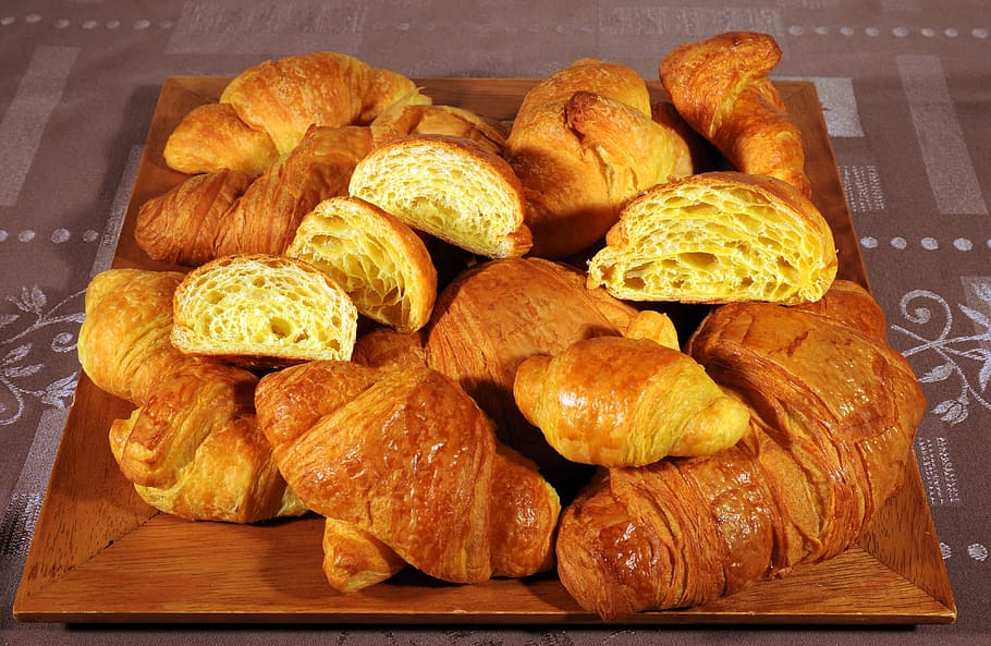 croissants, baked, tablecloth, food and drink, freshness, bread HD wallpaper