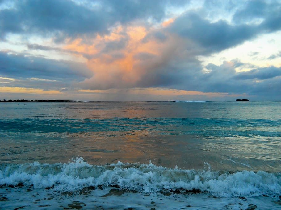 body of water during sunset, ocean, waves, hawaii, beach, surf HD wallpaper