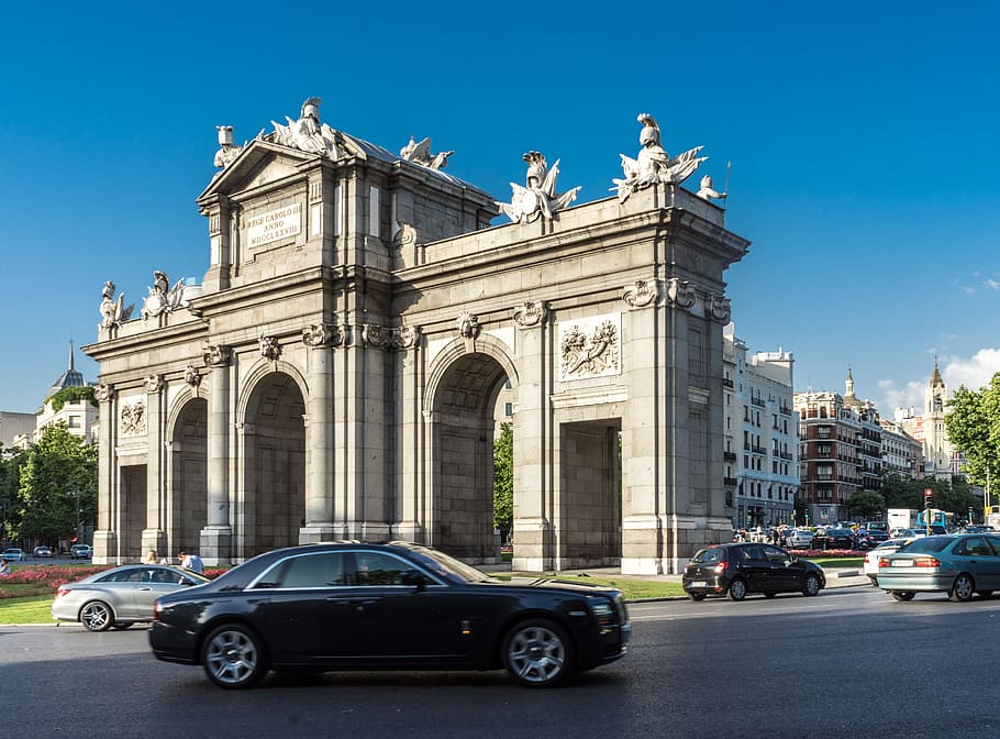 black sedan parked near building, madrid, bentley, door, monument HD wallpaper