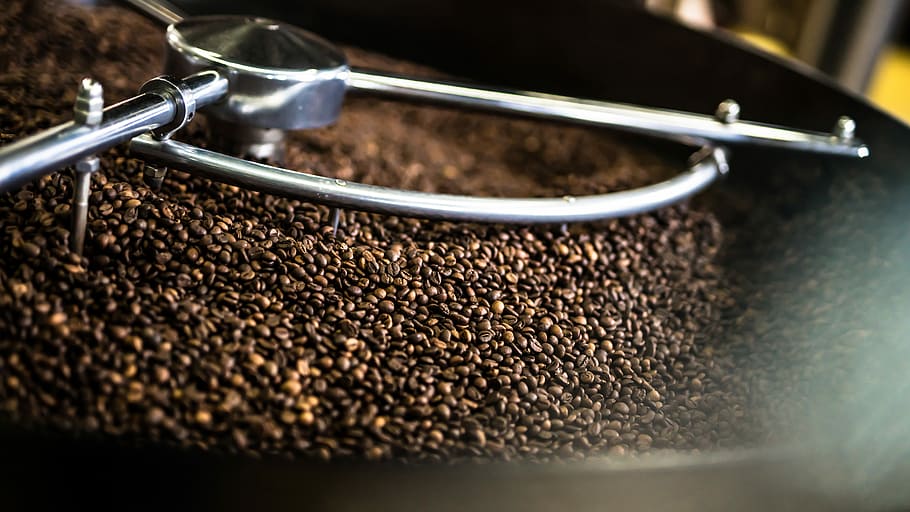 close-up photography of machine, coffee grains on container, brown HD wallpaper