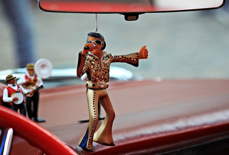 selective focus photography of Elvis Presley ornament hanging on rear view mirror, HD wallpaper