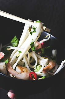 brown chopstick over ramen on black ceramic bowl, food, gourmet HD wallpaper