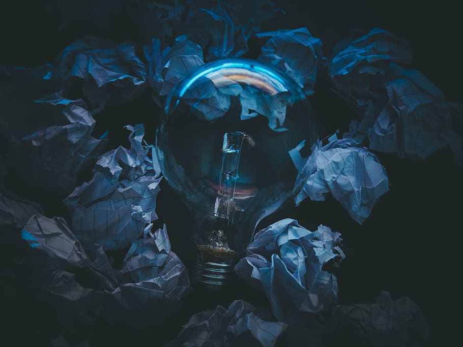 light bulb, spark, lamp, paper, crumpled, dark, one man only HD wallpaper