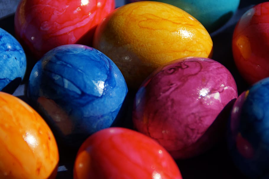 close-up photography of assorted-color balls, easter eggs, spring HD wallpaper
