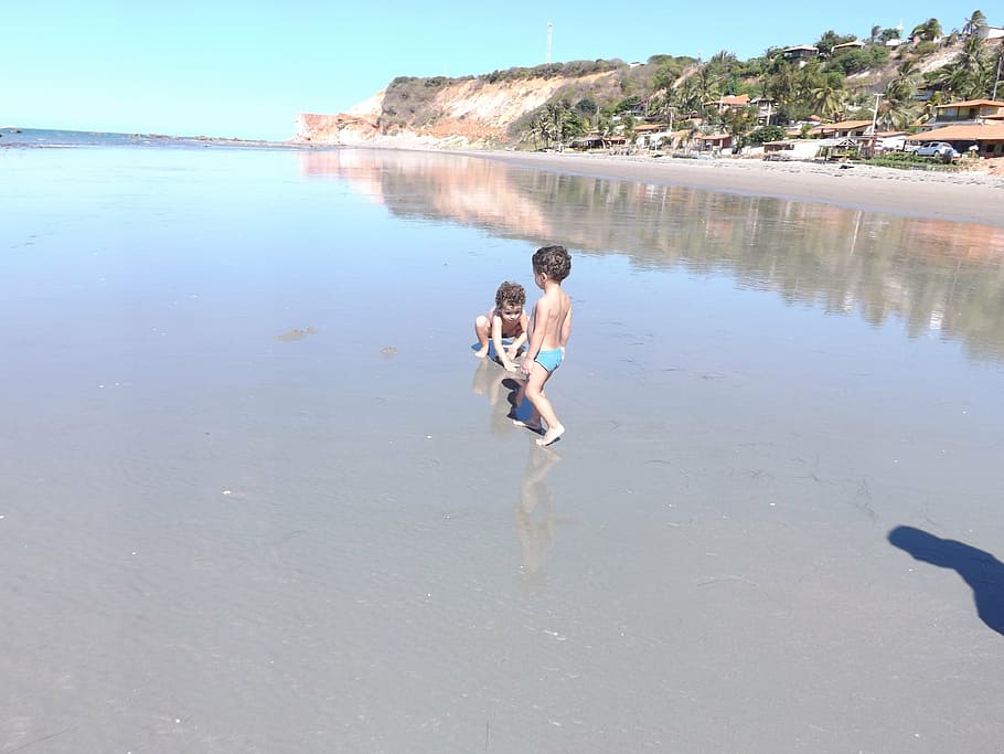 round, children, beach, water, real people, togetherness, reflection HD wallpaper