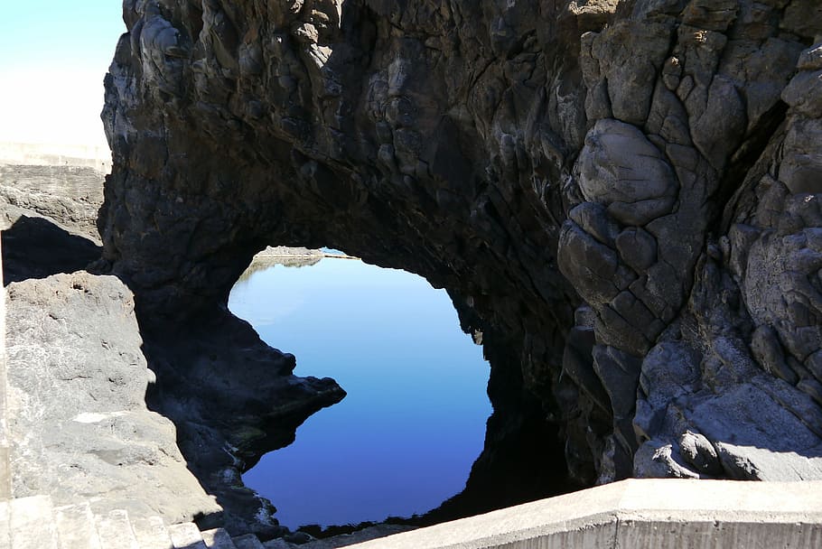 cliff, madeira, water, mirroring, seixal, waters, lichtspiel HD wallpaper