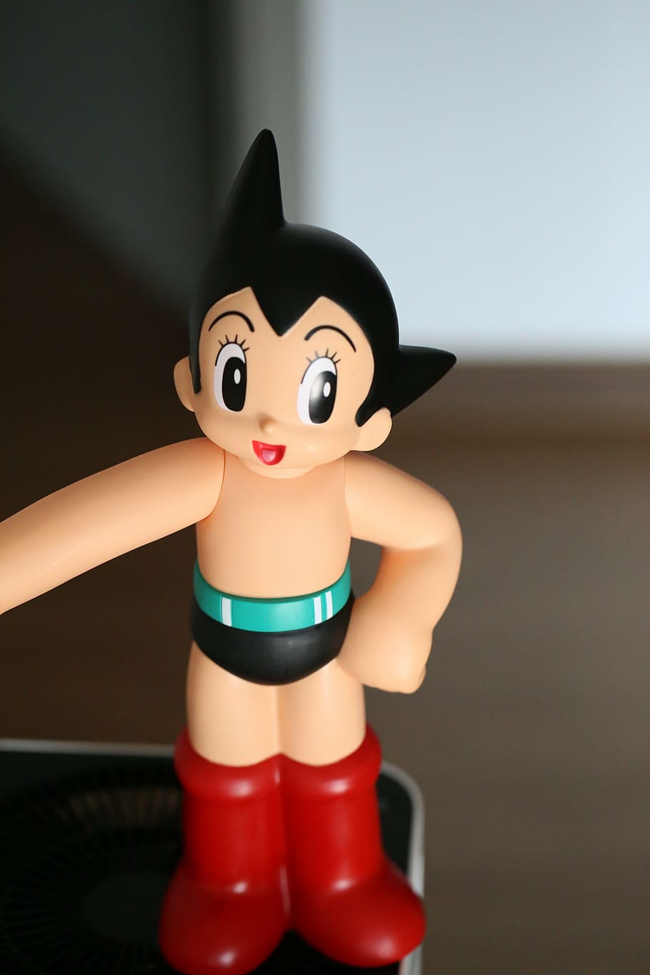 atom, toy, childhood, figurine, indoors, representation, no people HD wallpaper
