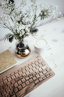 Wooden keyboard and cup of coffee, technology, desk, oree, cappucino HD wallpaper