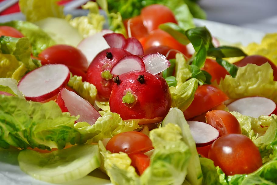 closeup photo of assorted vegetables, salad, mixed, tomato HD wallpaper