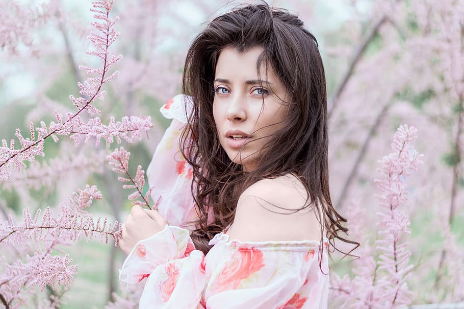woman in pink floral off-shoulder near the pink flowers, women HD wallpaper