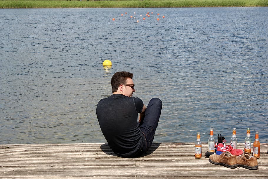 drink, alcopops, alcohol, false, empty, water, one person, sitting HD wallpaper