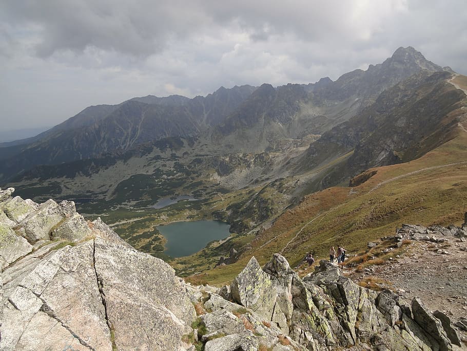 mountains, rocks, lake, view, landscape, nature, climbing, top view HD wallpaper