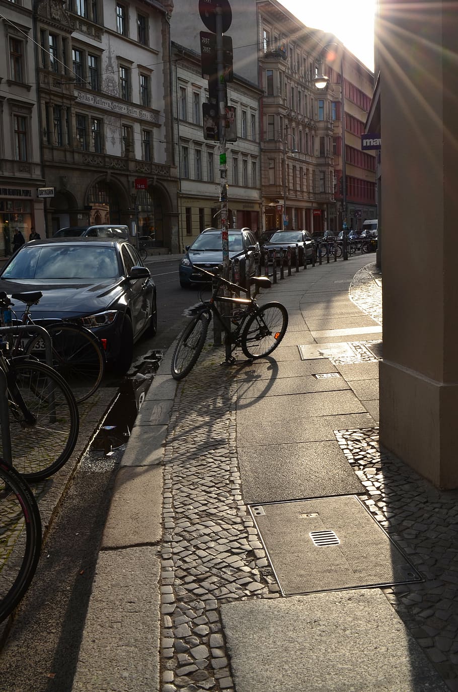road, city, evening, berlin, patch, sun, curve, vehicles, summer evening HD wallpaper