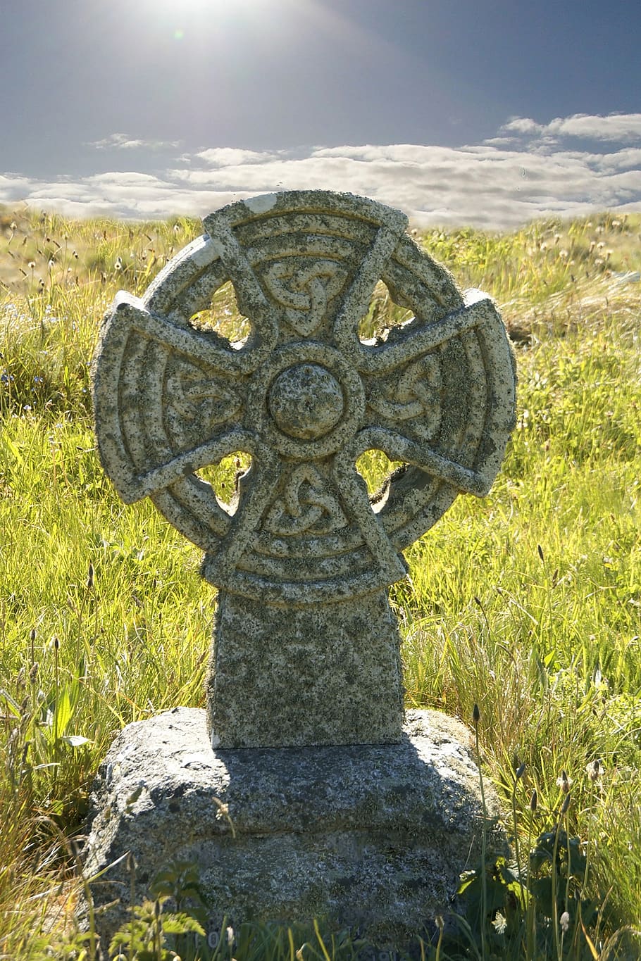 celtic cross, england, cornwall, tombstone, roof, plant, sunlight, HD wallpaper