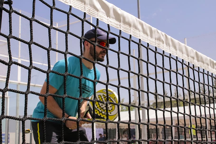 man playing tennis during daytime, paddle, ball, net, network HD wallpaper