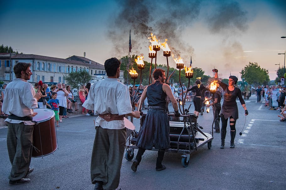 fire, juggler, holidays, parade, beaucaire, char, madeleine festivals HD wallpaper