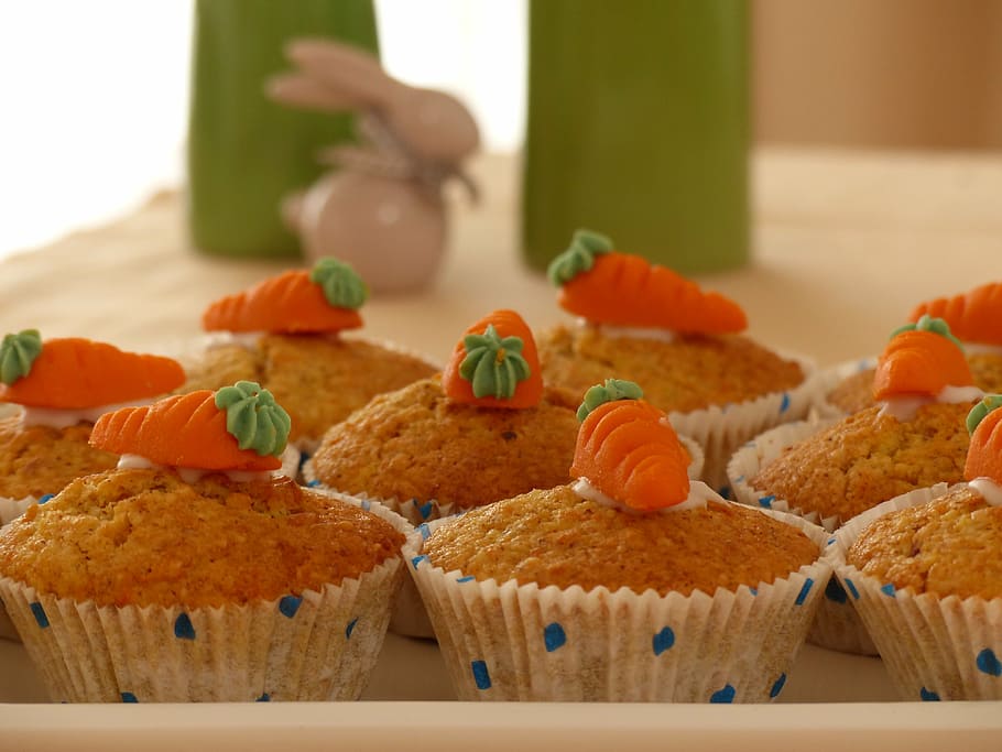 selective focus photo of cupcake with carrot on top, carrot cake, HD wallpaper