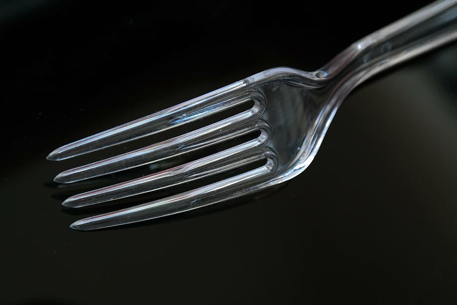 plastic fork, plastic cutlery, transparent, forks, kitchen utensil HD wallpaper