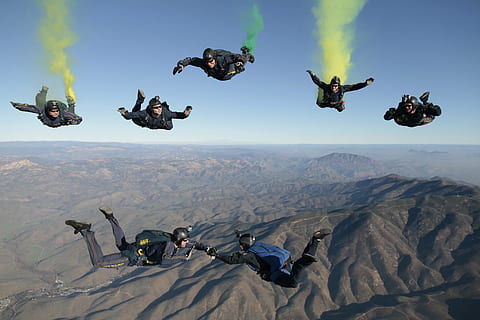 seven person performing on the air with parachute, skydiving HD wallpaper