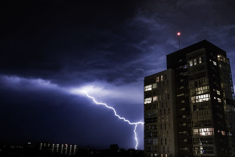night, clouds, dark, building, architecture, evening, lightning HD wallpaper