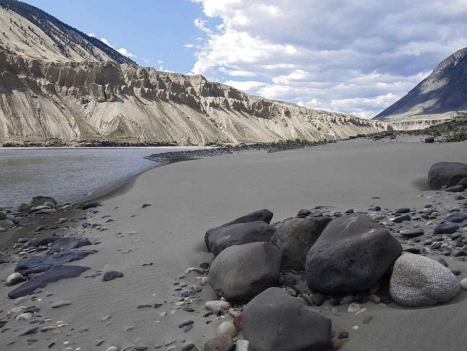 Fraser River, Shoreline, Sand, Stone, pebbles, mountain, valley, HD wallpaper