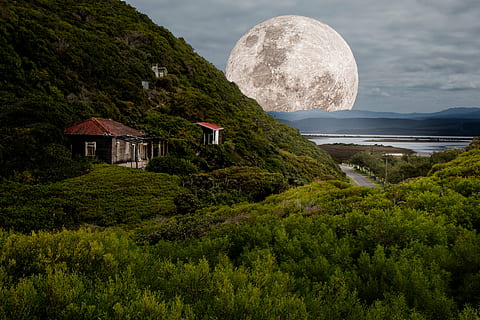 house on cliff and moon at distance during daytime, supermoon HD wallpaper