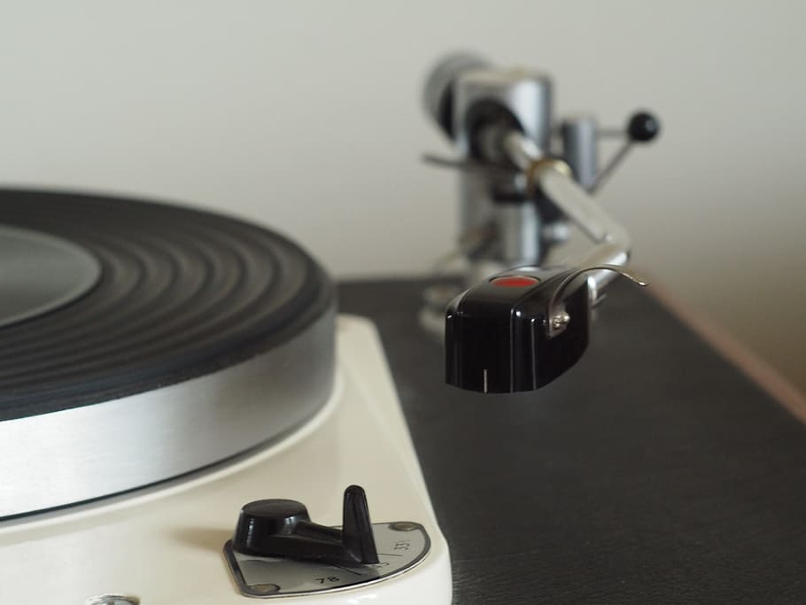 black and silver vinyl player near wall, Turntable, Music, Analog HD wallpaper