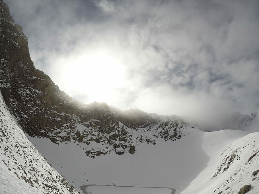 mountain peak under white clouds, bubble, tree, drop, flowing HD wallpaper