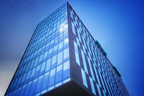 gray concrete building, architecture, sky, blue, modern, urban HD wallpaper