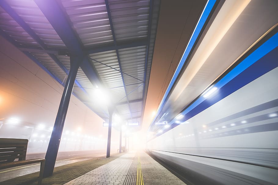 Train Leaving The Railway Station At Night, fog, foggy, perspective, HD wallpaper
