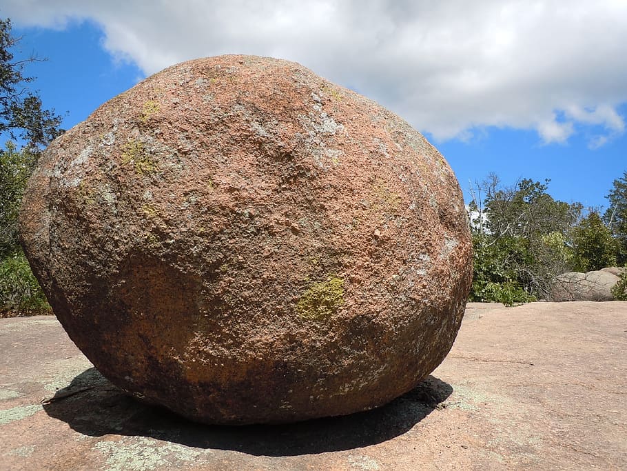 brown rock on top of gray soil, boulder, round, stone, nature HD wallpaper