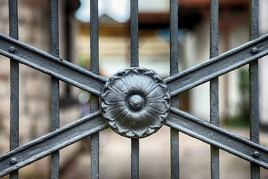fence, iron, grid, metal, old, foreclosure, limit, wrought iron HD wallpaper