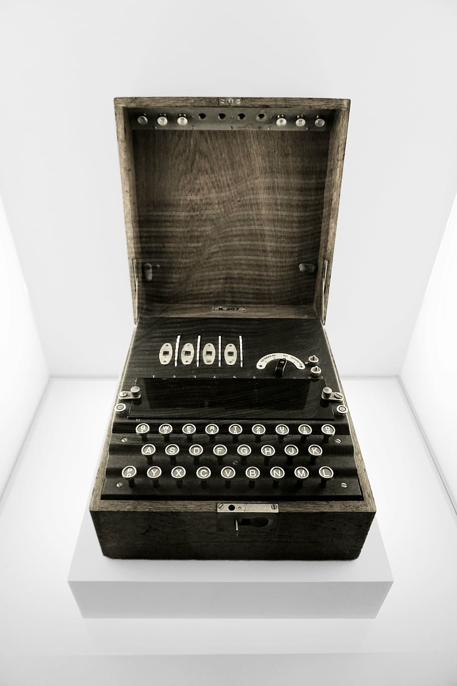 enigma, rotor-key machine, world war ii, encryption, puzzles