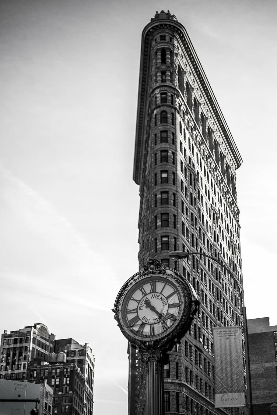 grayscale photography of concrete building, flatiron, architecture HD wallpaper