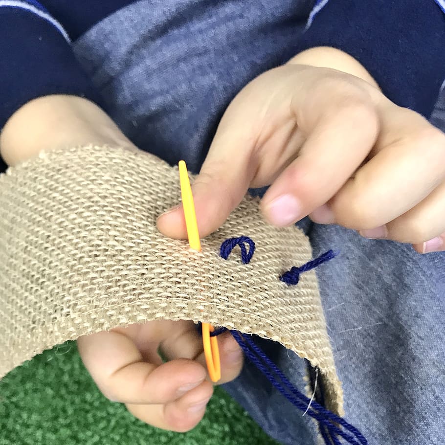sewing, threading, toddler, needlework, craft, stitch, preschooler HD wallpaper