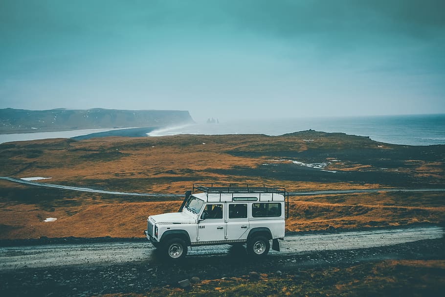 white Jeep SUV on gray rocky road during daytime, white SUV running on gray pave road HD wallpaper