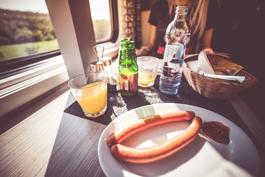 Quick Travel Morning Breakfast in Train, budget, first class, HD wallpaper
