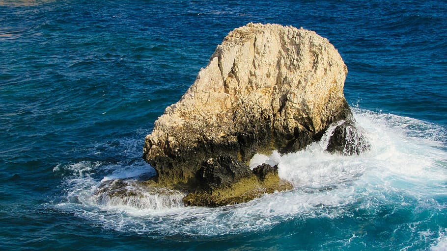 rock, alone, loneliness, waves, smashing, sea, foam, spray HD wallpaper