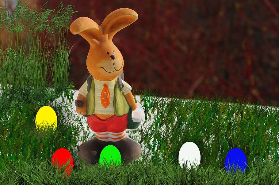 Easter Bunny, Easter Eggs, Rush, Figure, cultures, grass, celebration HD wallpaper