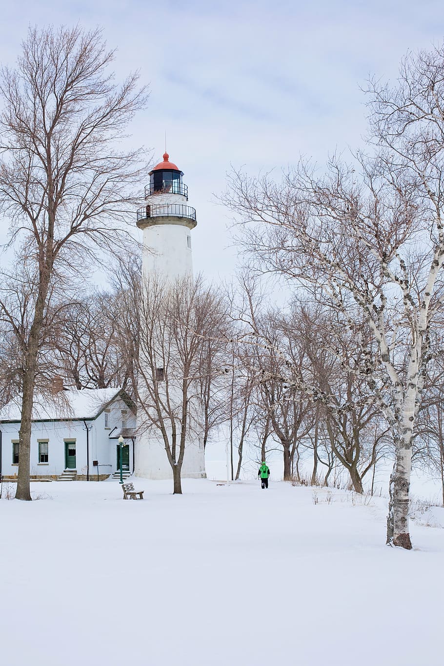 lighthouse, white, winter, snowy, cold temperature, built structure HD wallpaper